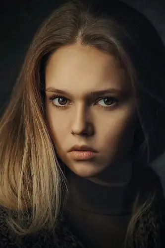 棕色的眼睛女孩肖像