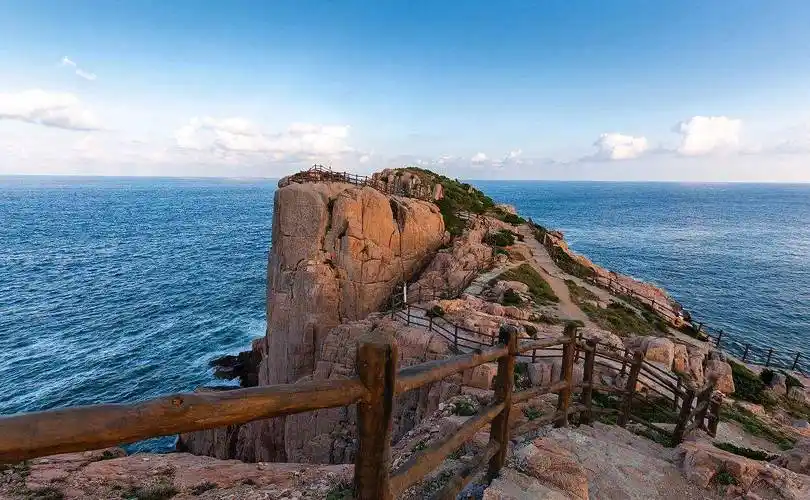 舟山嵊泗东崖绝壁:壮丽的自然景观与历史的痕迹_悬崖_大海_大自然