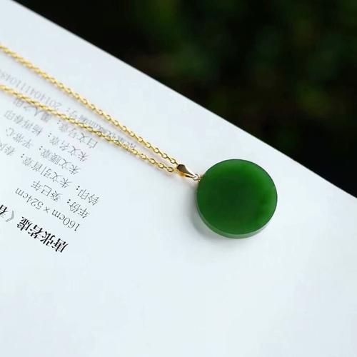 天然新疆和田碧玉圆牌吊坠18k金镶嵌圆形无事牌锁骨链项链挂坠女