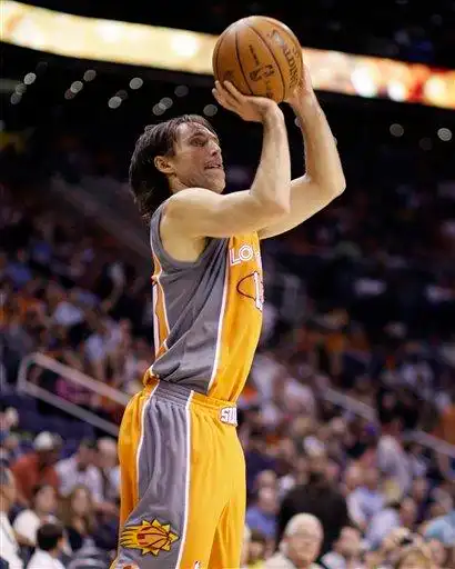 图文-[常规赛]尼克斯96-132太阳 纳什神准跳投