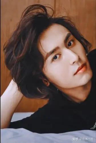 张哲瀚长发有多绝040404 - 知乎