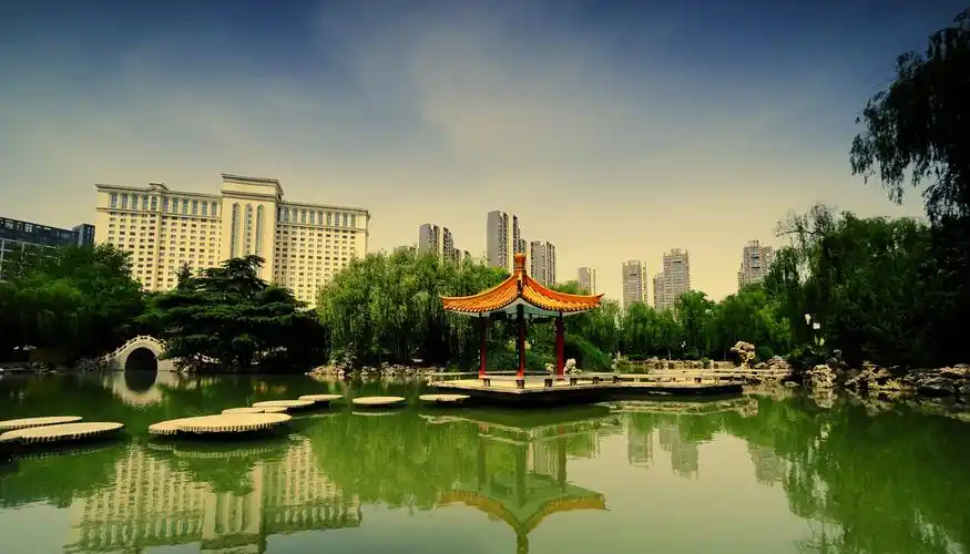 闹市区的幽静之处一一西苑公园