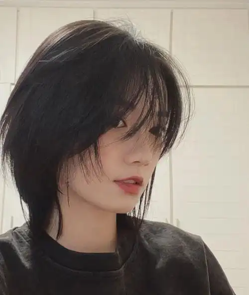 短发也能潮出新花样齐肩短发青春减龄仿佛回到学生时代