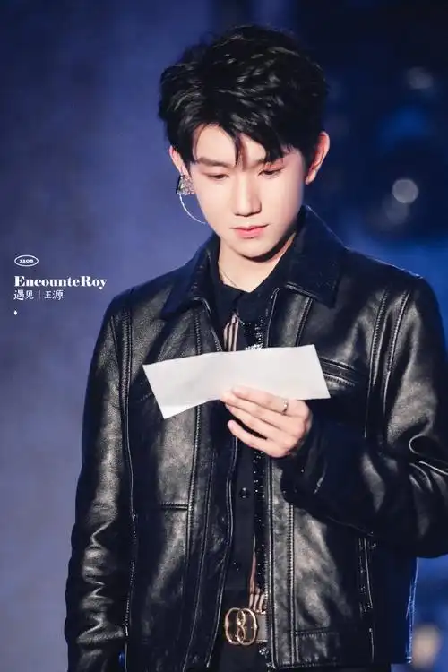 王源超话#王源绿海#  最佳演唱会,是你的每一场,也是你的下一场.