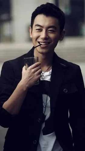 硬汉 朱亚文_手机壁纸_明星美女手机壁纸_我要个性网