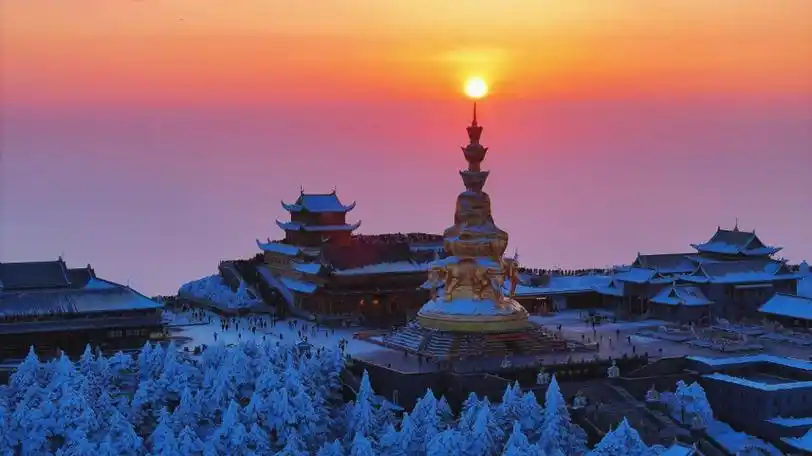 门票提前一天售罄峨眉山乐山大佛旅游市场持续火爆