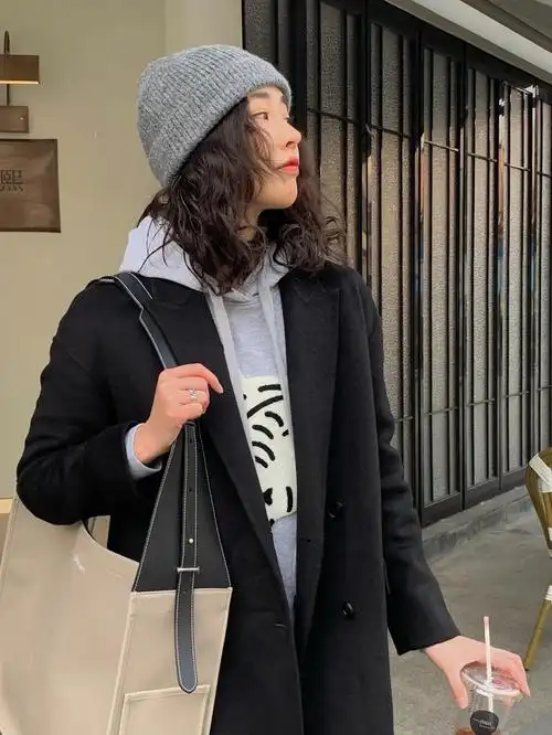 今天是韩系欧尼卫衣叠穿大衣太好看了