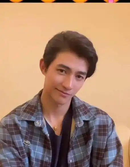 前几天有媒体爆料说李子峰疑似吴昕的前男友,因为吴昕曾在节目中公开