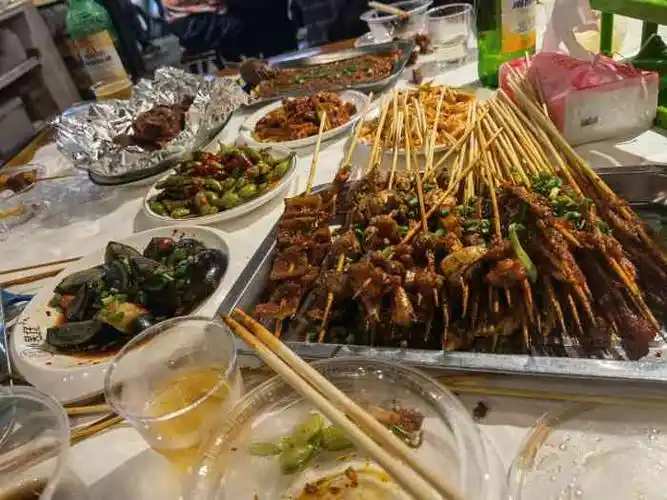 小吴仔大排档-"在南昌的一个快乐夜晚,因为我们吃夜宵了!