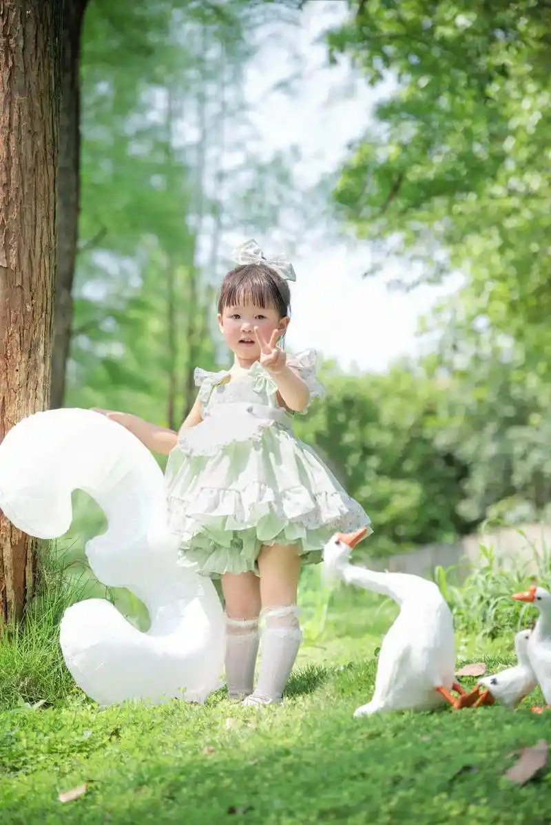 儿童小清新户外写真 |宜章.宫崎骏的夏天#儿童摄影 #生女儿 - 抖音