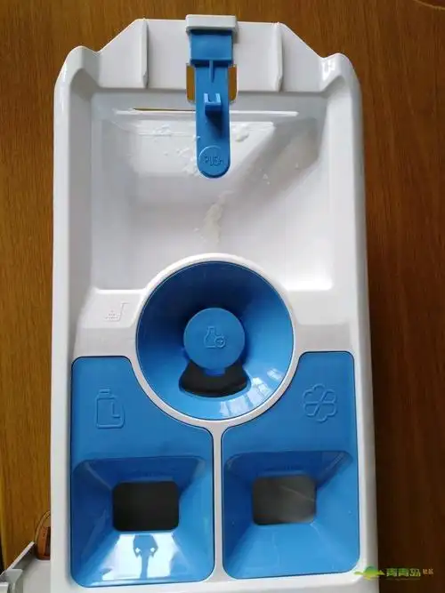 想请教一下大家海尔洗滚筒洗衣机的洗涤剂分配盒洗完衣服之后