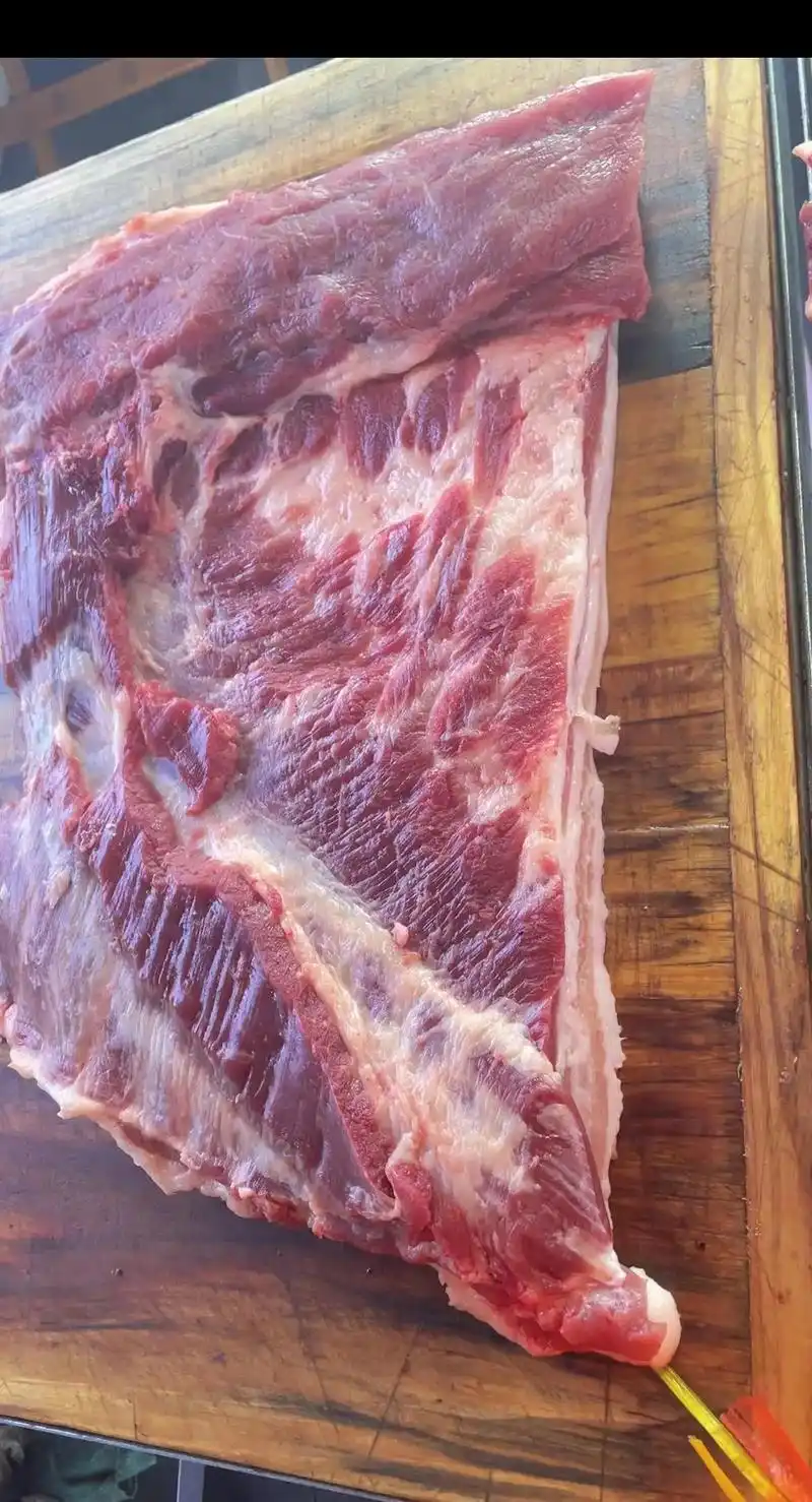 黑猪肉.#每天都是新鲜食材 #黑猪肉 一年一端午,一岁一安康 - 抖音