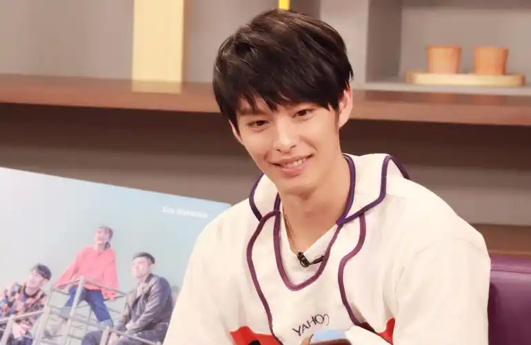 曹佑宁对话黄子佼慢节奏杠上名嘴主持