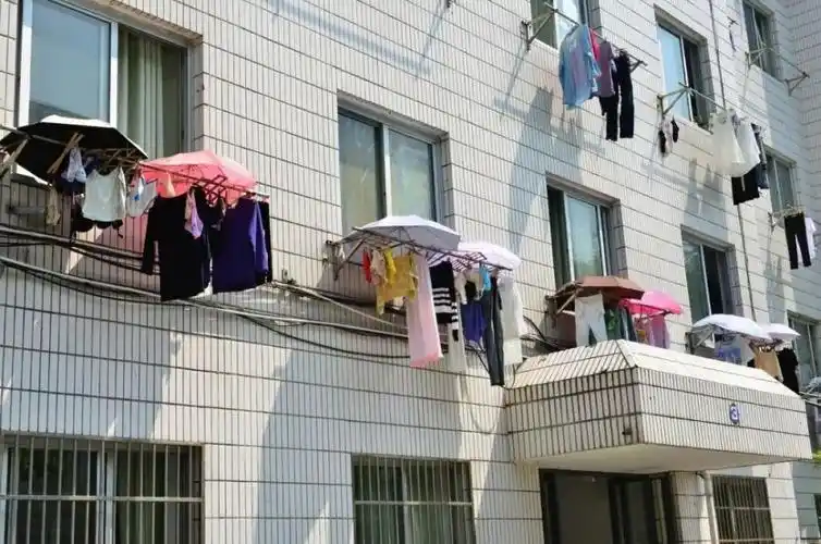 晾衣服迷惑行为大赏外国人不接受中国人已成文化习俗