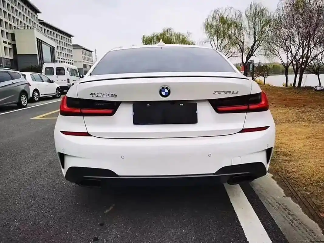 21款宝马325li 宝马3系 2021款 325li m运动曜夜套装 表显16000km