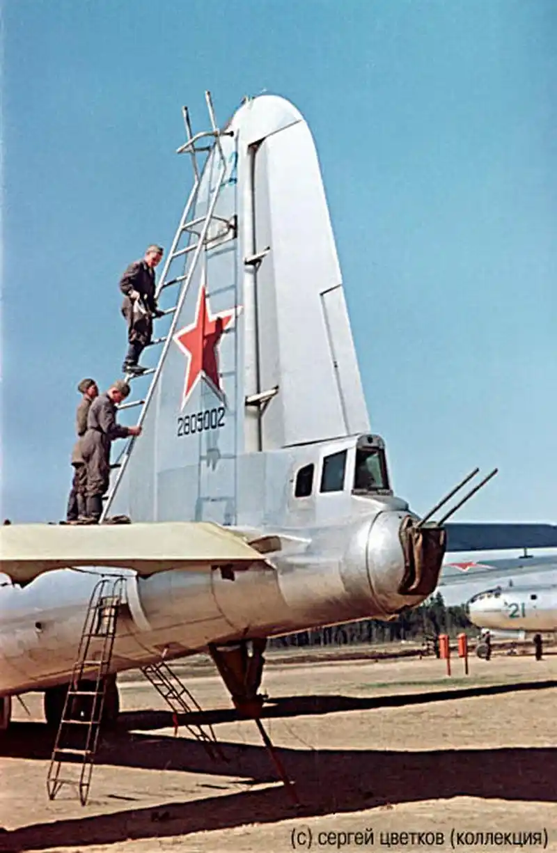 苏联空军的红色图4公牛轰炸机 它是美军b29轰炸机的仿制品