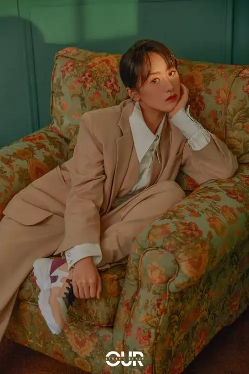 袁冰妍时尚干练西装写真图片34