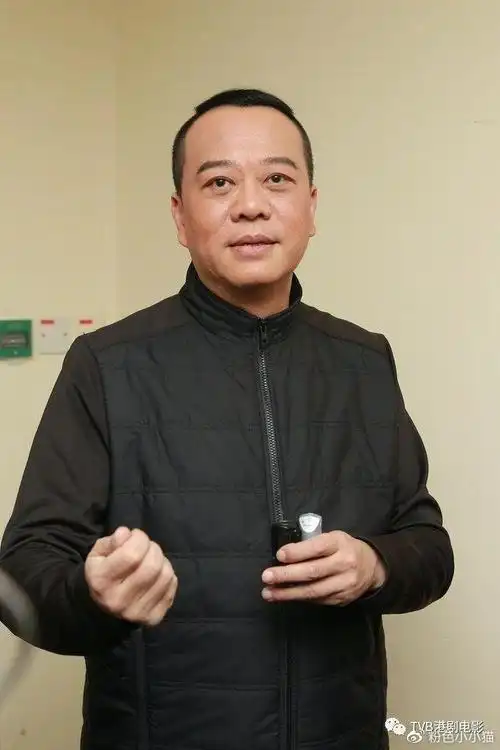 欧阳震华青涩旧照曝光古惑仔造型酷到爆