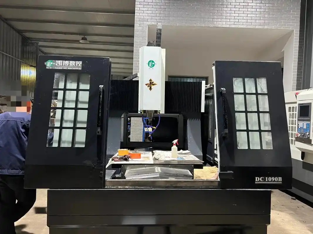 凯博1090b雕铣机精雕机,上银45滚柱重载导轨,博华8千瓦 - 抖音