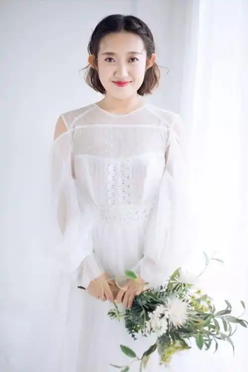 五位女主播(排名不分先后)主持节目:《天天美食》,《1059早上好》欣