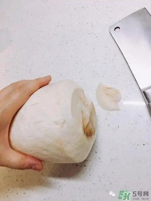 椰青怎么打开图解 椰青怎么打开吃椰肉
