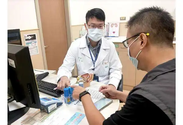 或陰莖大小嚴重影響到自信心的男性,建議可尋求專業泌尿科醫師諮詢