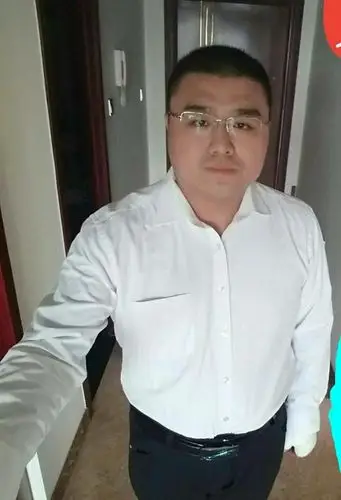 微胖男生适合的短发发型 帅酷男生短头发欣赏