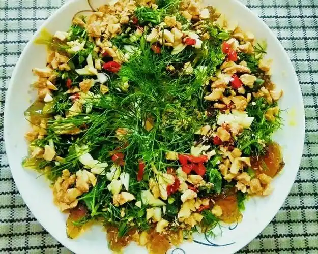 【茴香腰果拌皮蛋的做法步骤图,怎么做好吃】一笑万古春_下厨房