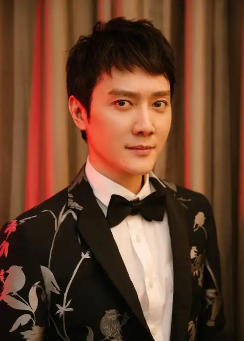 明星 王鸥性感冷艳时尚写真高清图片 张宥浩帅气高清写真图片 冯绍峰