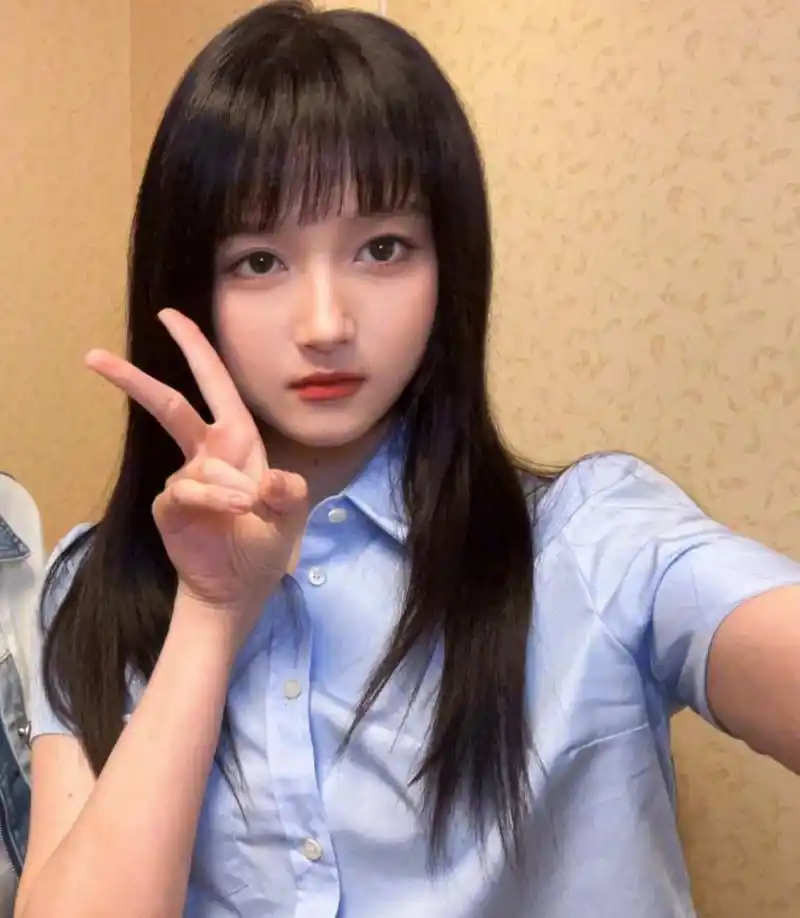 宋亚轩女装,别说还挺好看的