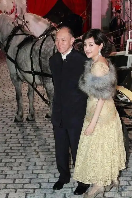 她美貌胜过朱玲玲与霍震寰苦恋10年婚后因贤惠获得霍英东认可