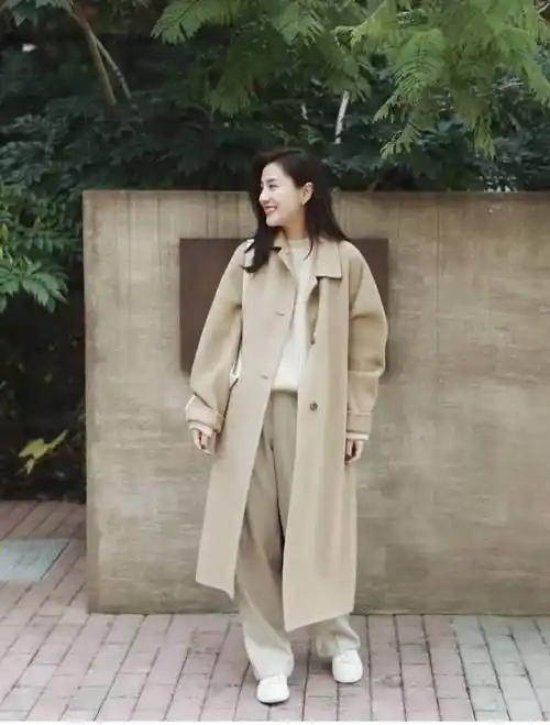 驼色搭配什么颜色 (驼色搭配什么颜色外套好看)-图1