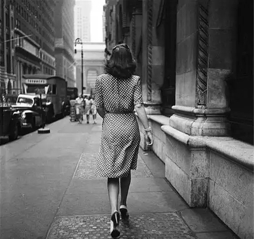 (1940年代的美国佛罗里达州,乡村里正在一起聚餐的农民们.