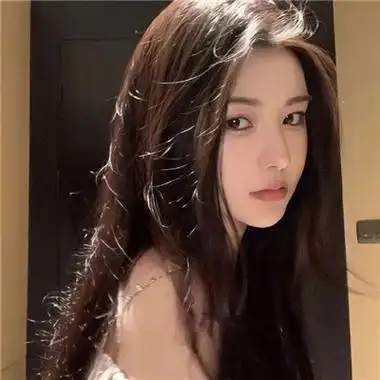 成熟优雅的精致女生头像