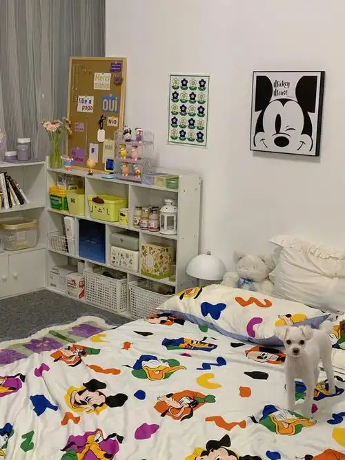 房间布置正方形卧室布置全貌随手拍