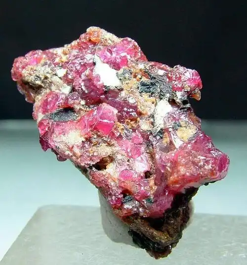 全世界最稀有的宝石半个世纪来只找到两块