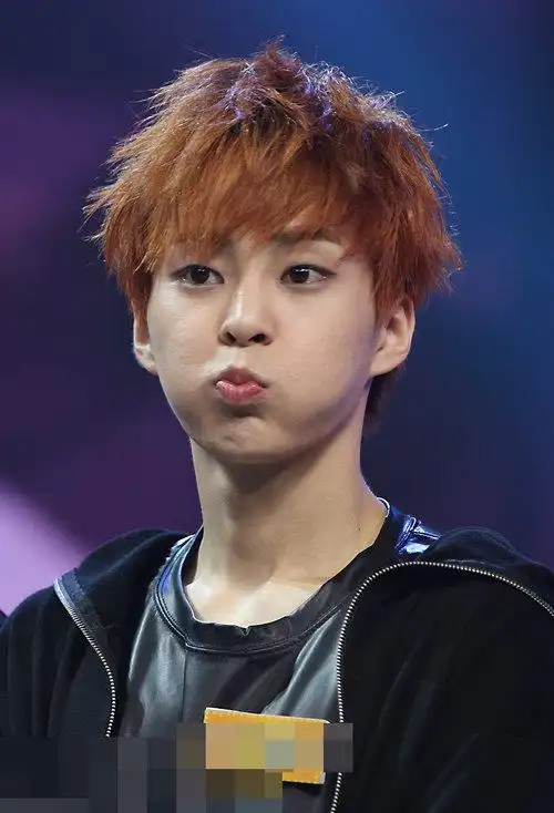 四方脸男生适合什么发型 硬发质剪帅酷短发图