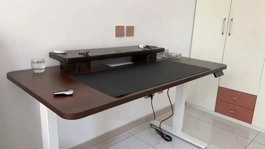 新买的电动升降桌