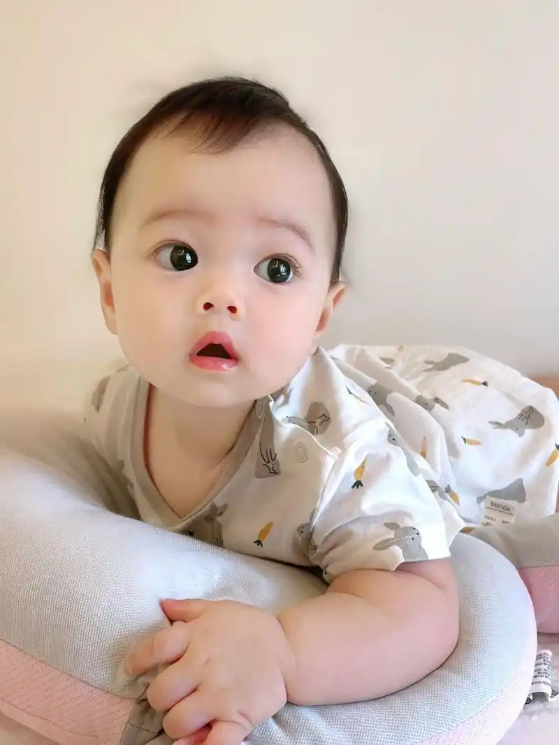 教科书式萌娃长相,圆头圆脸大眼睛太可爱了 生了个理想中的可爱宝宝是