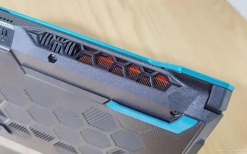 重新认识笔记本电脑的散热孔