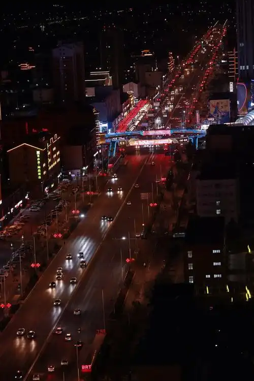 过度探索精神世界会让人滑入虚无主义. #城市的夜晚 #街景随 - 抖音