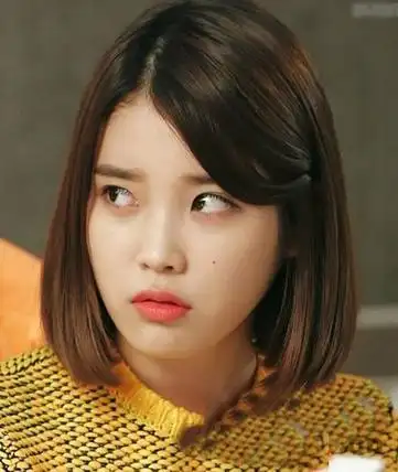 李智恩短头发梳偏分流行发型