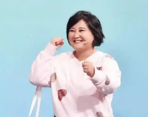 贾玲减肥100斤是骗人的,公开露面的是姐姐贾丹?
