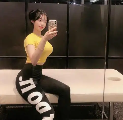 韩国健身女教练用身材征服众人学员上一堂课都要排队