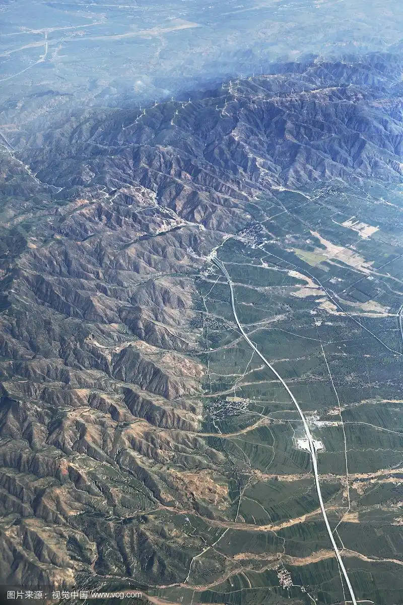 航拍太行山山脉与山谷