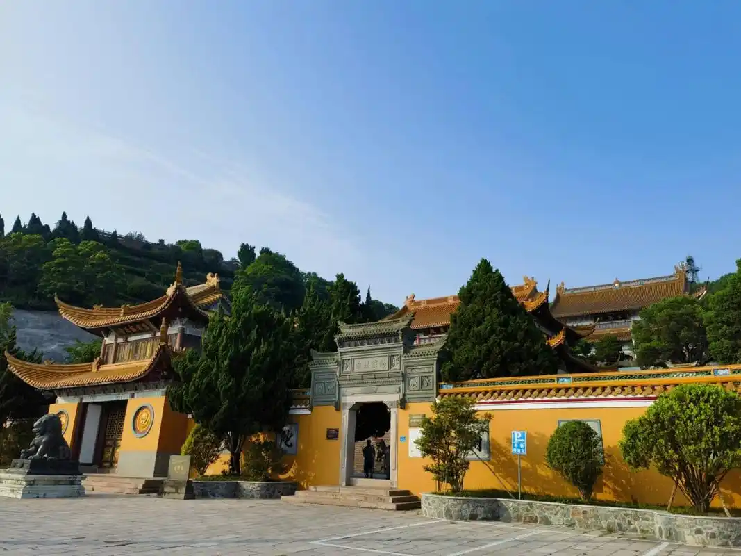 岱山磨心山景区     票价33元,还是值得一去.游览时间1个半小时