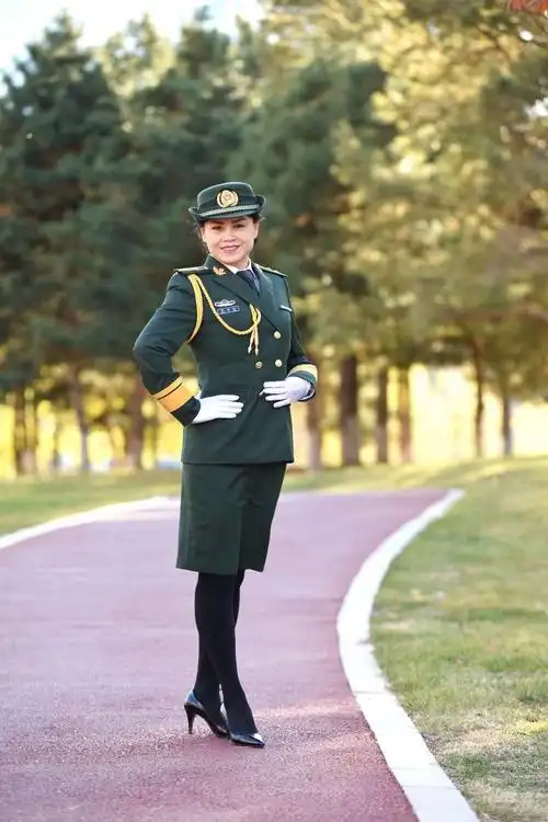 姜红梅军中绿花风采