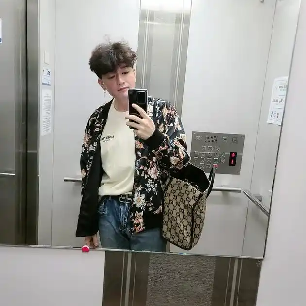 superjunior神童近照瘦到认不出 脸颊消瘦显憔悴