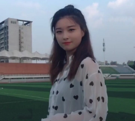 抖音新晋女神"葛漂亮",一位实力唱将,网友:撞南墙的小姐姐