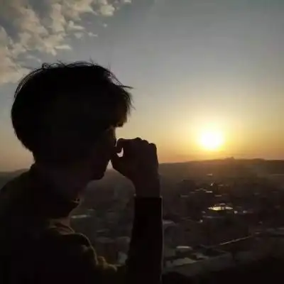 影子头像男高清伤感图片好看的男生背影图片